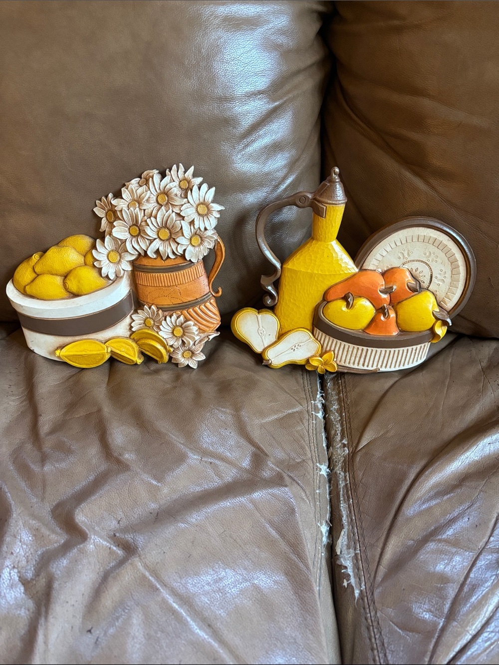 Vintage Style plastic Fruit & Daisy Wall Plaques - Yellow & Orange